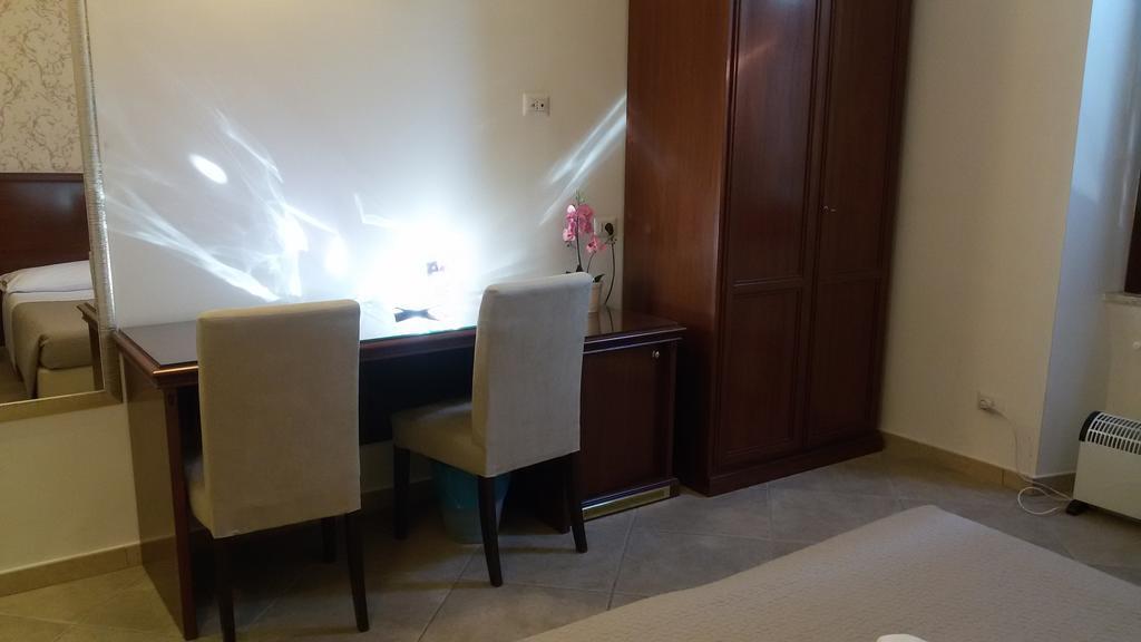 Mrs Julie Guesthouse Rome Chambre photo